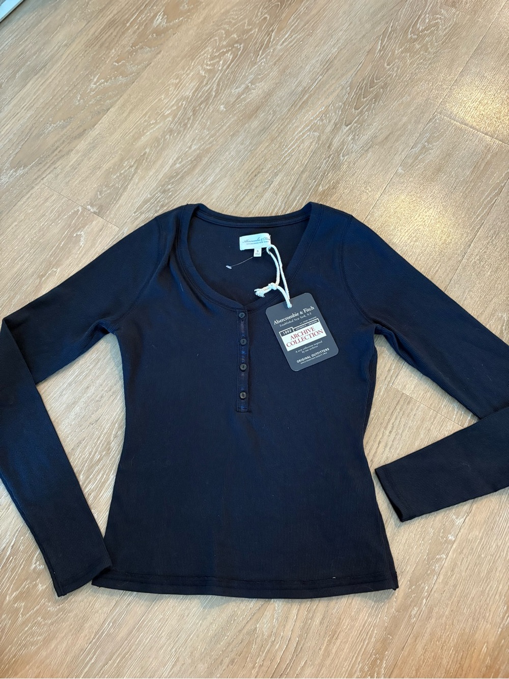 Abercrombie & Fitch Black Long-Sleeve Henley Top